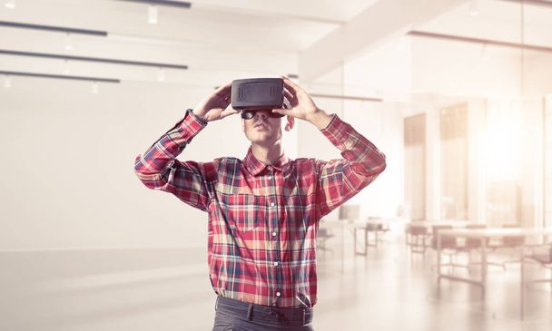 Man with virtual reality headset  - Foto, immagini