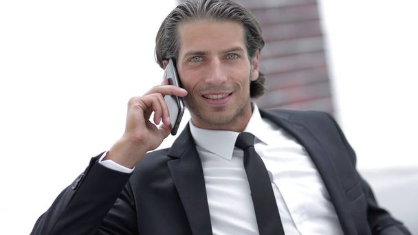 business man talking on smart phone. - Fotoğraf, Görsel