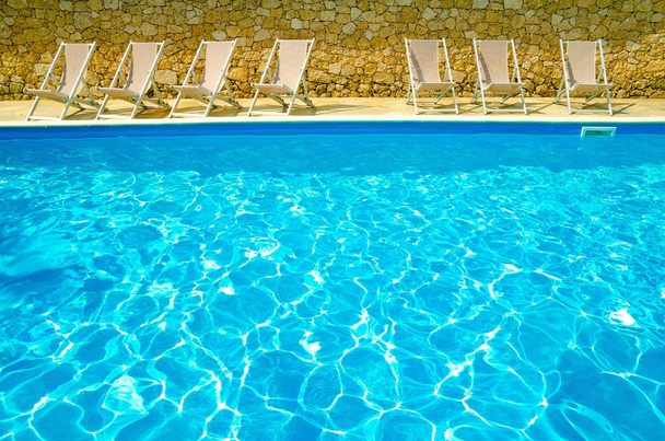 zwembad in het hotel - Foto, afbeelding