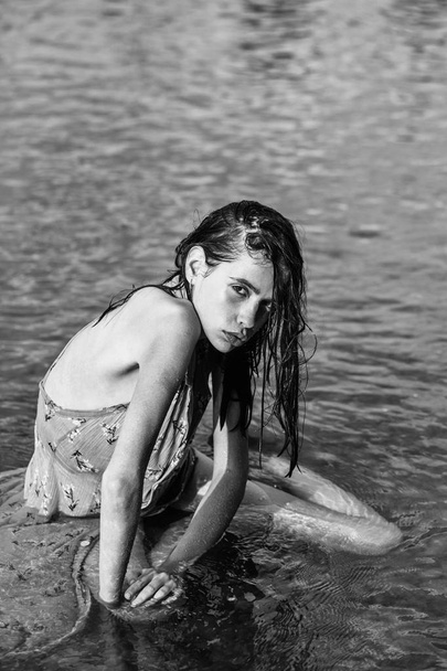 Pretty girl in water - Fotoğraf, Görsel