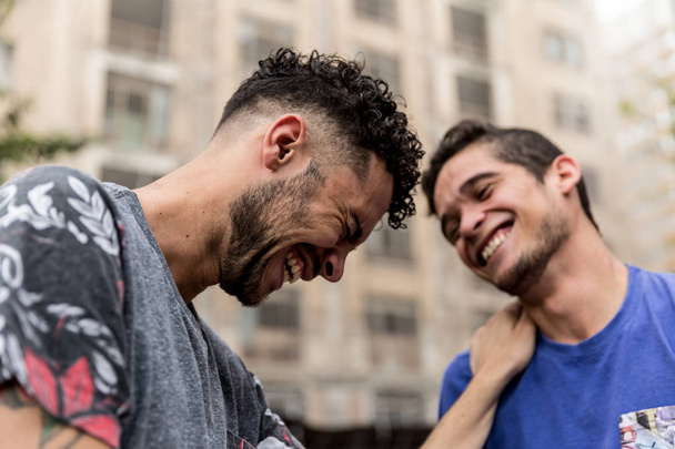 Gay pár usmívá - romantické scény - Fotografie, Obrázek