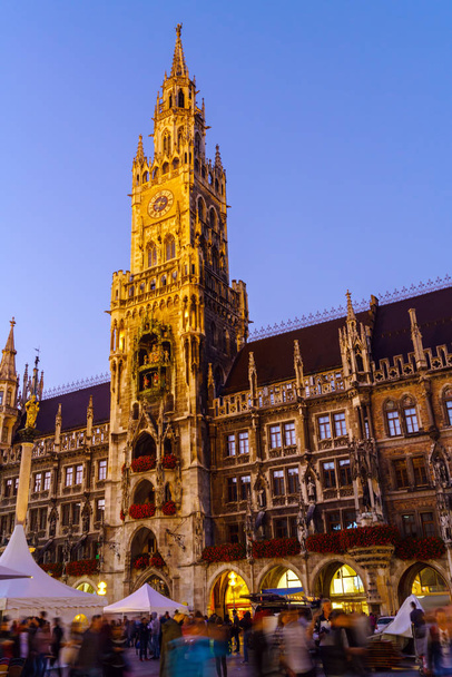 Yönäkymä New Town Halliin Marienplatzilla Münchenissä, Baijerissa
 - Valokuva, kuva