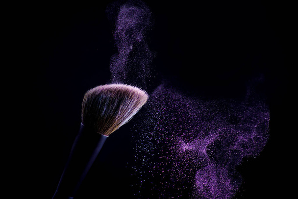 Professional cosmetic brush for powder - Zdjęcie, obraz