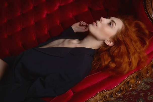 Kızıl saçlı kadın vintage iç - Fotoğraf, Görsel