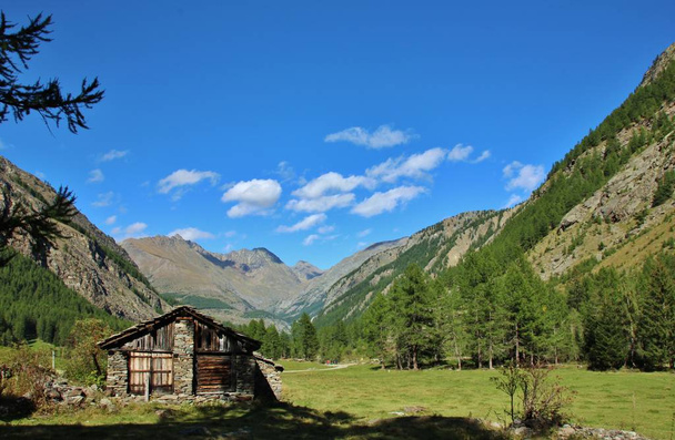 Hut in Valnontey Nationaalpark Gran Paradiso, Valle d'Aosta, Italië - Foto, afbeelding