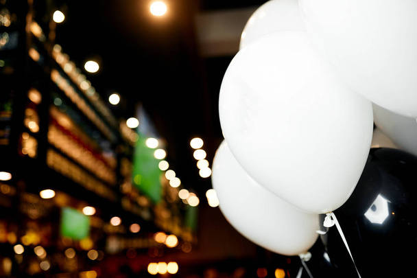 Close-up white balloons - Фото, изображение