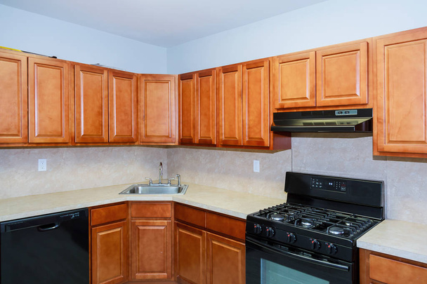 Внутренний дизайн строительства Home Improvement Кухня Remodel зрения установлен в новой кухне
 - Фото, изображение