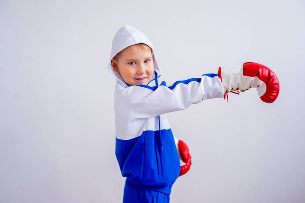 malý chlapec boxu - Fotografie, Obrázek