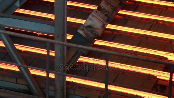 λιωμένο χύτευσης χάλυβα και έλασης παραγωγή χάλυβα στα Μεταλλουργικά Έργα - Πλάνα, βίντεο