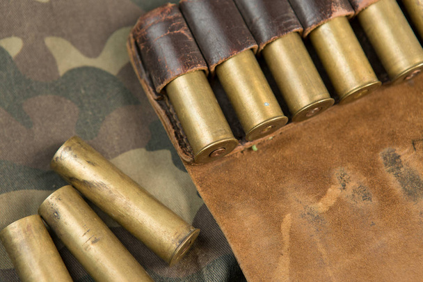 jacht cartridges, jacht munitie, bandolier - Foto, afbeelding