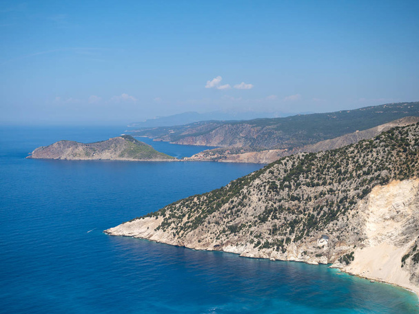 Myrtos plage vue panoramique d'en haut sur l'île de Céphalonie, Grèce
 - Photo, image