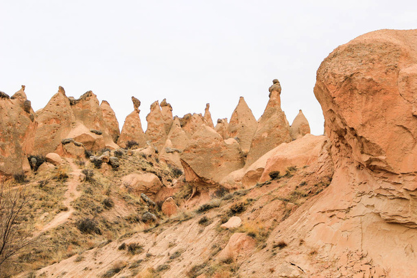 Βραχώδεις σχηματισμούς στο Cappadocia, Ανατολία, Τουρκία - Φωτογραφία, εικόνα