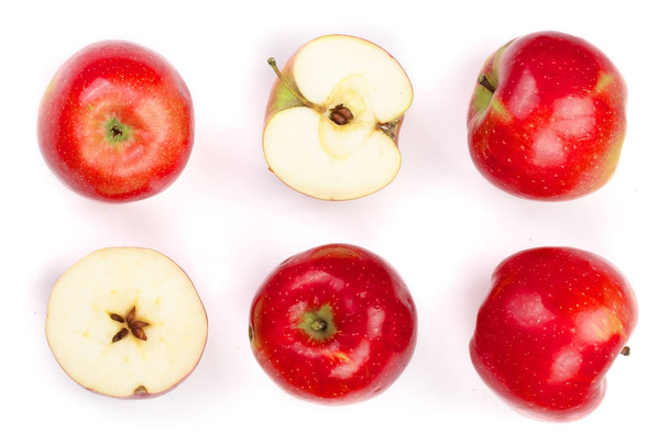 manzanas rojas con rodajas aisladas sobre fondo blanco vista superior. Conjunto o colección. Patrón de colocación plana
 - Foto, Imagen
