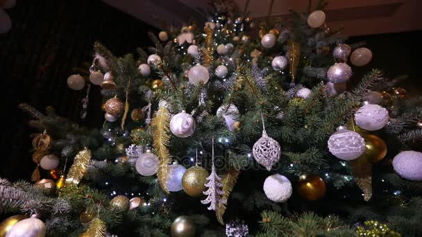 Noel ağacı ışıkları. Noel ağacı, garland bir yeni yıl üzerinde yanıp sönen ışıklar, Noel ışıkları. Bulanıklık yeni yıl süslemeleri - Video, Çekim