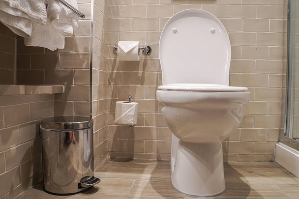 Lüks Tuvalet kase ve sıhhi depo gözünde otel - Fotoğraf, Görsel