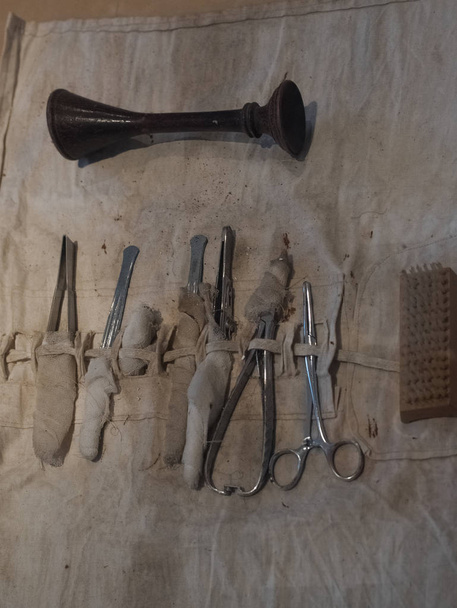 alte medizinische Instrumente - Foto, Bild