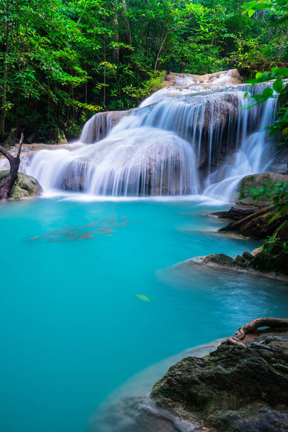 Wodospad w Parku Narodowego Erawan, Kanchanę buri, Tajlandia - Zdjęcie, obraz