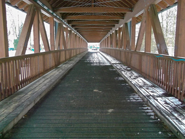 Kışın ahşap köprü - Fotoğraf, Görsel
