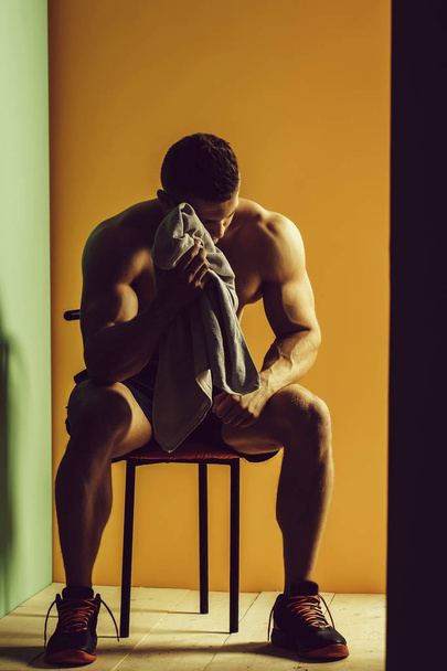 sexy muscular man athlete - Foto, Bild