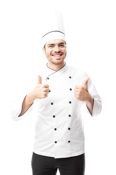 Красивый молодой шеф-повар
 - Фото, изображение