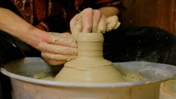Ceramiche professionali per la produzione di ceramiche in laboratorio
 - Foto, immagini