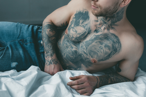 Hombre tatuado - Foto, Imagen