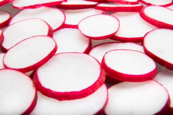 Red Radish circular cut rings - 写真・画像