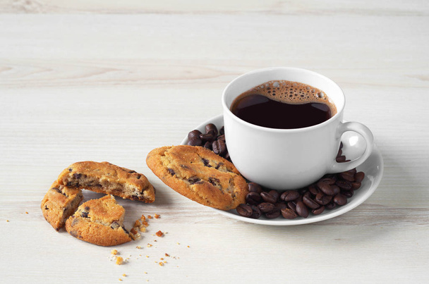 Coffee and chocolate chip cookies - Photo, Image