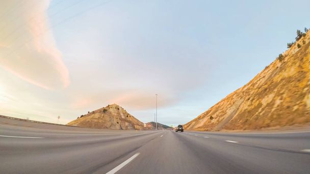 Góry, widok z perspektywy kierowcy - Zdjęcie, obraz