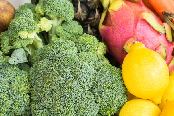 Fresh vegetables and fruits background - Foto, Imagem