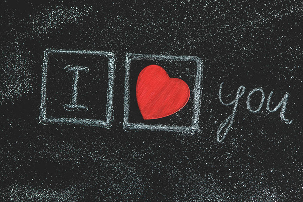 Dia dos Namorados. Dia dos Namorados cartão de saudação. Coração em um fundo de madeira. Coração de amor. Cartão de saudação casamento
 - Foto, Imagem