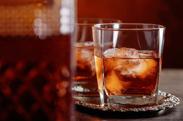Glass of scotch whiskey and natural ice . - Valokuva, kuva