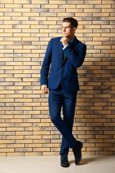 Handsome man in elegant suit  - Foto, Imagen