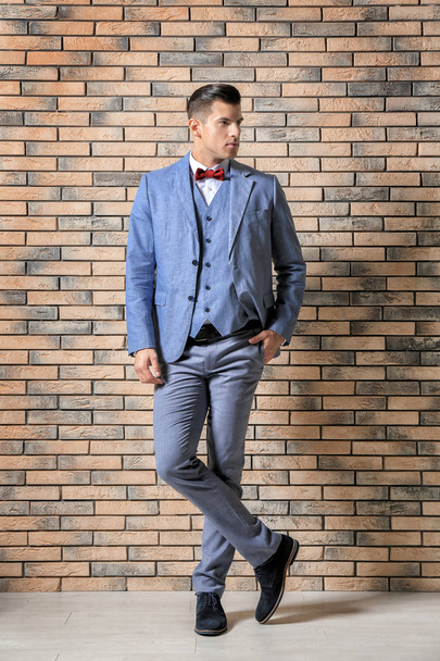 Handsome man in elegant suit - Zdjęcie, obraz