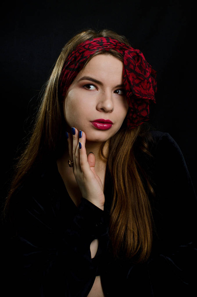 beautiful girl with scarf - Фото, зображення