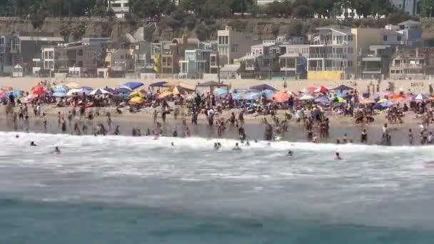Crowded Beach.in Santa Monica - Time Lapse - Materiał filmowy, wideo