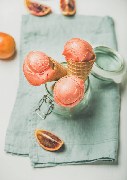 blood orange ice cream - Foto, imagen