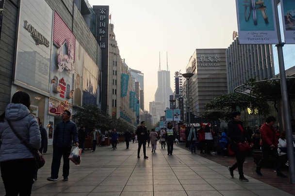  Nanjing Road Pedestrian Street in Shanghai - Zdjęcie, obraz