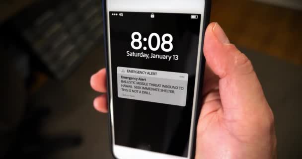 Смартфон крупным планом Уведомление экрана баллистическая ракета
 - Кадры, видео