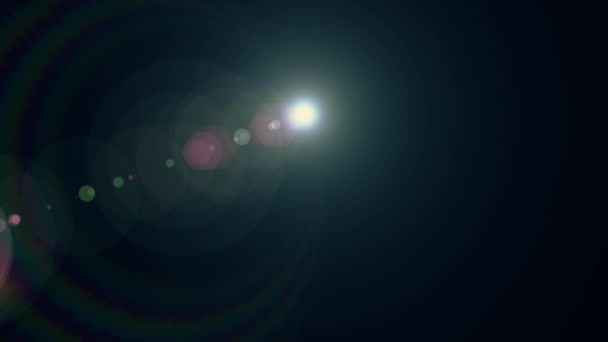 Yatay güneş ışıkları optik lens hareketli arka plan parlak animasyon sanat fişekleri - yeni kalite doğal aydınlatma lambası etkisi dinamik renkli parlak video görüntüleri ışınları - Video, Çekim
