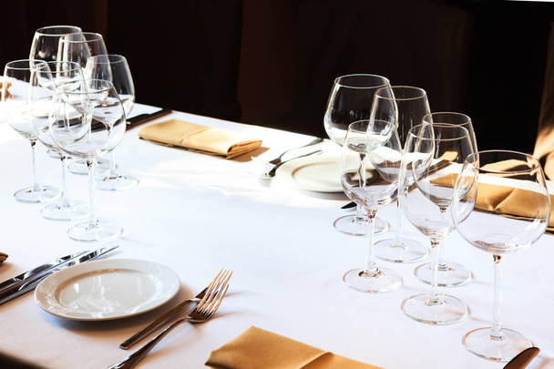 Wine glasses on a table - Foto, immagini