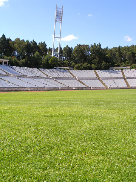 Estadio de fútbol vacío
 - Foto, imagen
