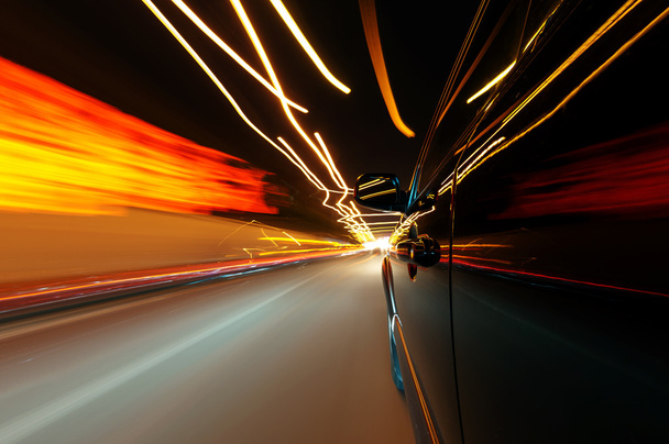 Noche, coche de alta velocidad
 - Foto, Imagen