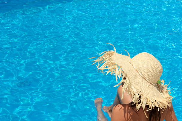 Woman at the swimming pool - Foto, Bild