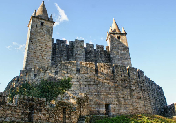 Castelo de Santa Maria da Feira, Portugal
 - Foto, Imagem