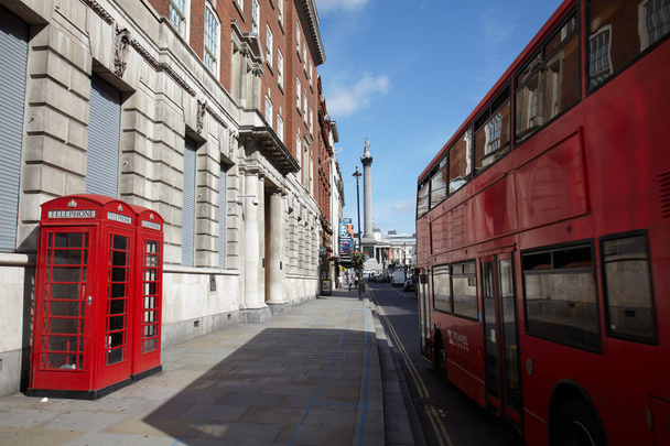 Teléfono de Londres y autobús de dos pisos
 - Foto, imagen
