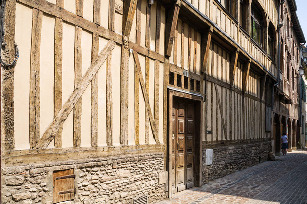 facade of half-timbered house on street in Troyes - Photo, Image