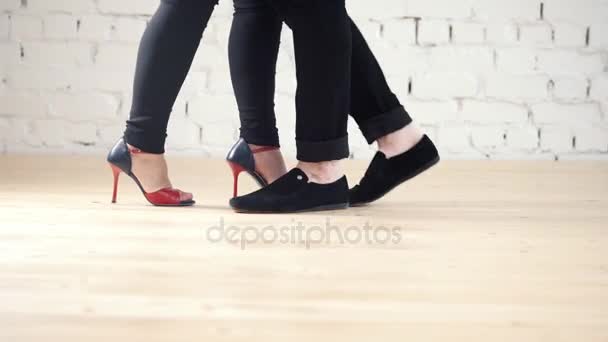 Táncos lábak - családi pár kizomba tánc stúdió - Felvétel, videó