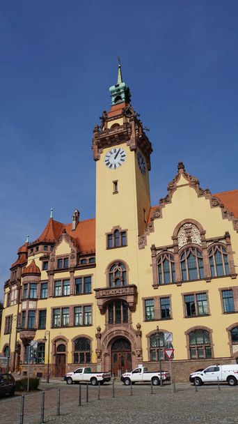 Ratusz w Niemczech, w kraju związkowym Saksonia, Ratusz w Waldheim w Saksonii, w Niemczech, fasada jest przeznaczone z czerwonego porfiru z Rochlitz - Zdjęcie, obraz