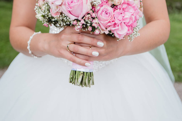 wedding flowers bride bouquet - Foto, Imagen